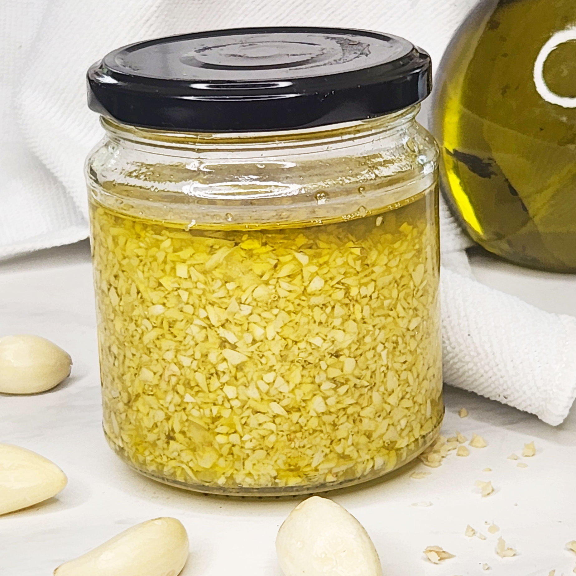 How to Preserve GardenFresh Garlic in Oil (Safely!) Savourous